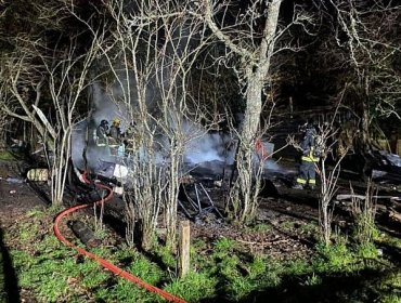 Muere adulto mayor y sus tres perros tras incendio que consumió su vivienda en Río Negro