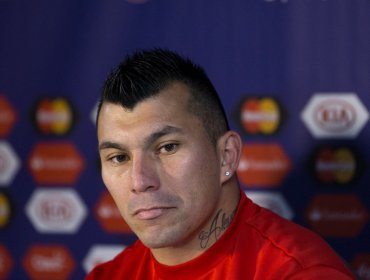 Seremi de Salud evalúa acciones legales contra Gary Medel por increpar a funcionarios sanitarios