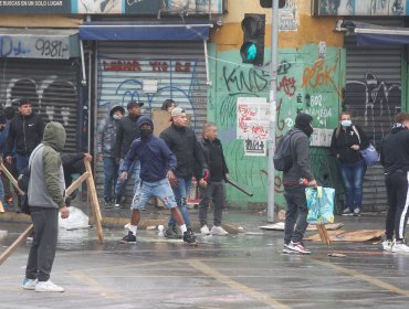 Carabineros descartó enfrentamientos entre ambulantes y estudiantes en barrio Meiggs: "No pasó a mayores"