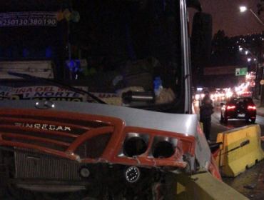 Al menos 15 lesionados y gran congestión deja accidente de Bus en Troncal entre Quilpué y Viña del Mar