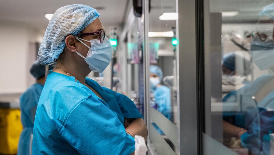 Chileno está hospitalizado en Bologna tras contagiarse con la viruela del mono