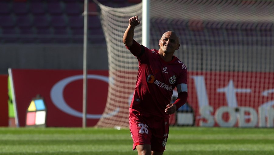 Con un "inspirado" Humberto Suazo La Serena sale de la zona de descenso ganando al Audax Italiano