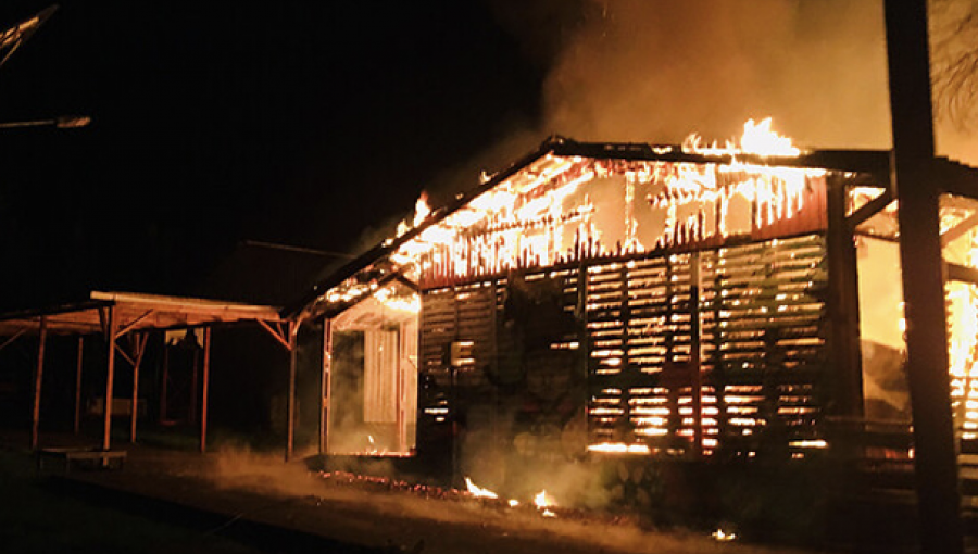 Incendio destruyó vivienda en Tirúa: se investiga si hubo intencionalidad en el siniestro