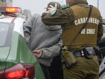 Detienen a hombre que portaba un arma a fogueo en las inmediaciones del Congreso Nacional de Valparaíso