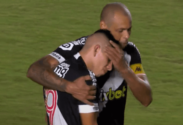 El descargo de Carlos Palacios tras romper en llanto en duelo del Vasco da Gama por la Serie B de Brasil