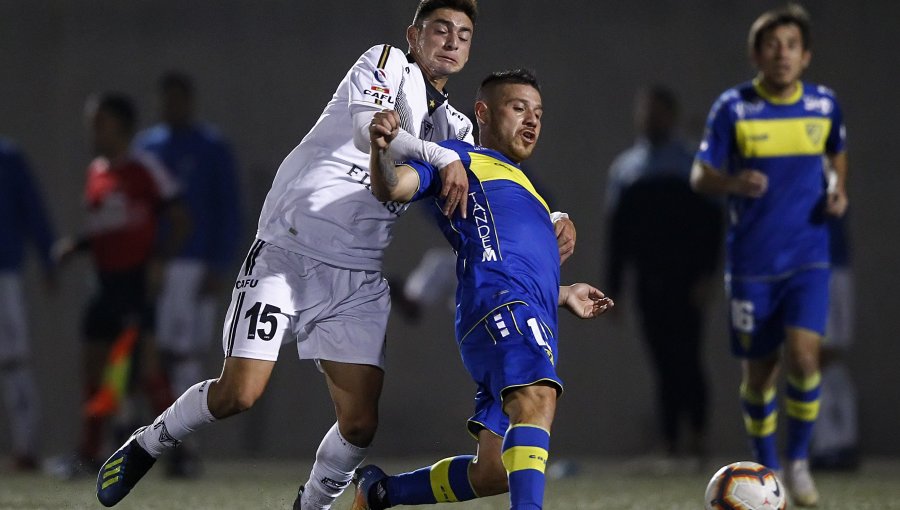 Santiago Morning logró un empate ante Barnechea en su partido pendiente