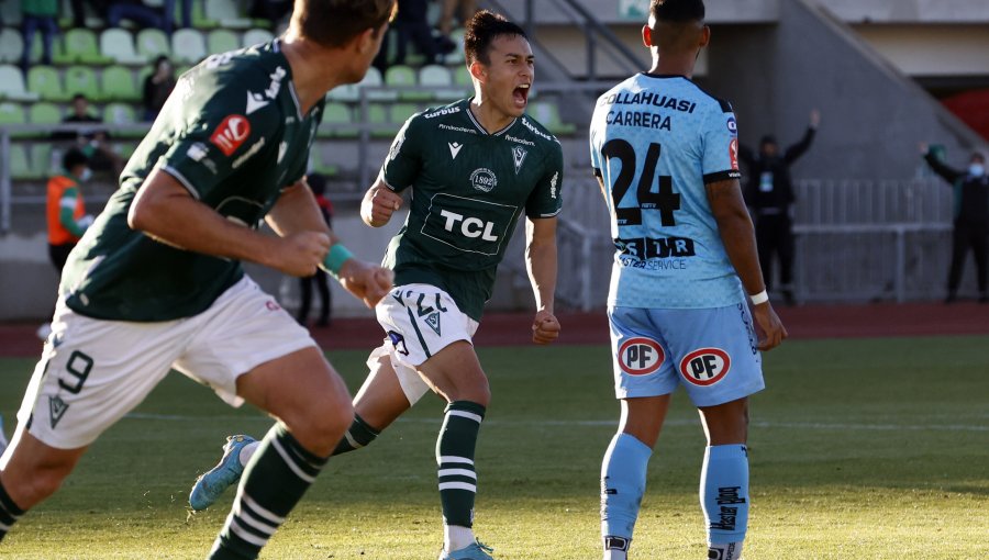 Wanderers logra su tercer triunfo en la B en partido pendiente por la primera fecha ante Iquique