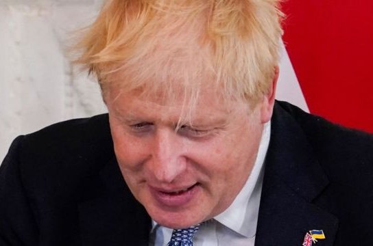 Boris Johnson seguirá como primer ministro de Reino Unido: superó un voto de confianza promovido por su propio partido