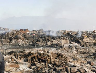 Seremi de Educación suspende las clases en toda la comuna de Antofagasta por incendio en ex vertedero La Chimba