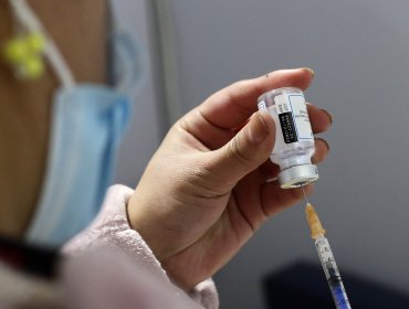Pese al aumento del ritmo de vacunación contra el Covid-19: Chile supera los 3,4 millones de rezagados