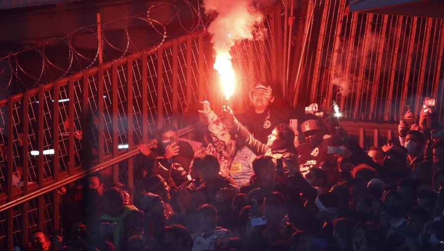 Colo-Colo fue multado por mal comportamiento de sus hinchas en duelo ante Alianza Lima en Perú