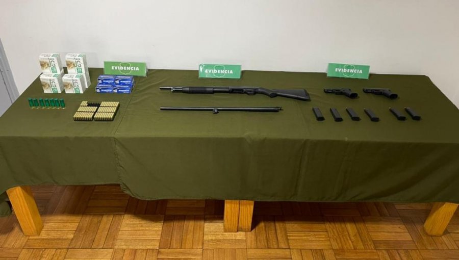 Incautan armas y municiones presuntamente vinculadas a autores de balacera afuera de un colegio del cerro Barón de Valparaíso