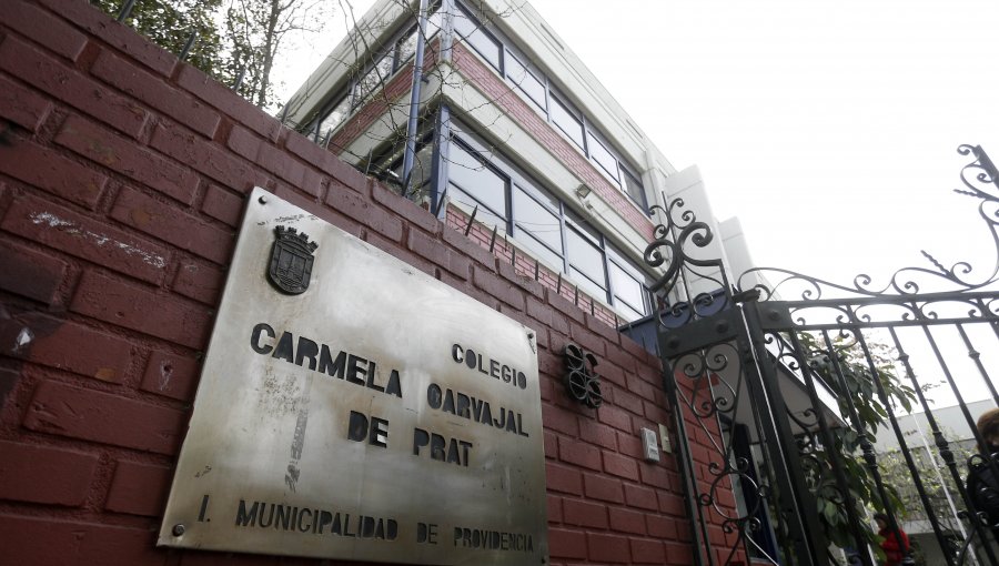 Liceo Carmela Carvajal de Providencia suspende por dos semanas las clases presenciales por casos de Covid-19