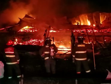 Desconocidos queman dos construcciones en fundo perteneciente a la familia Luchsinger en Vilcún