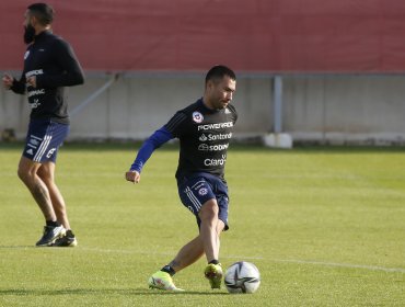 Nueva baja en la Roja: Jean Meneses fue liberado por una lesión en el partido ante Túnez