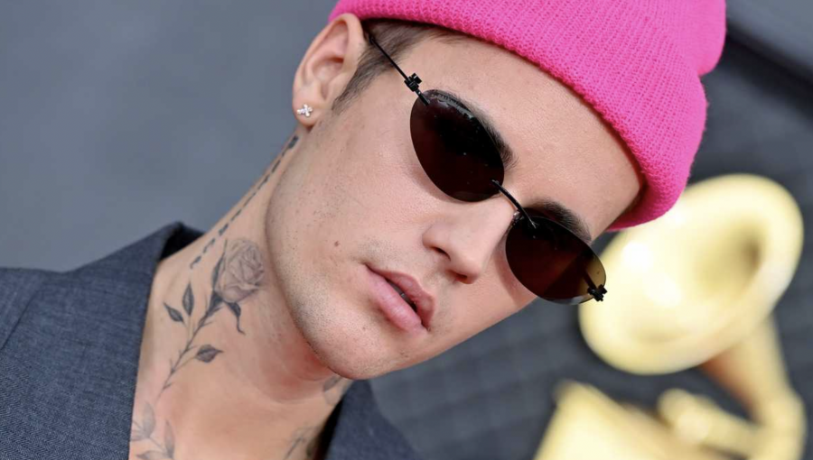 Justin Bieber anunció que sufre un extraño síndrome que mantiene la mitad de su rostro paralizado: “Recen por mí”