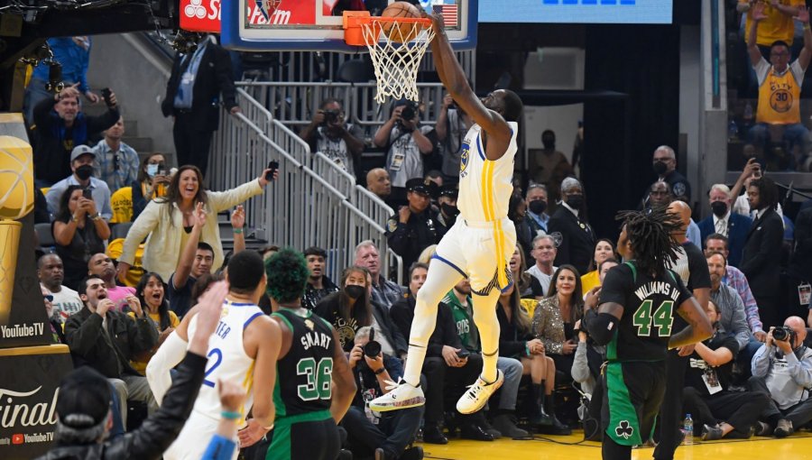 Golden State Warriors vence a Boston Celtics y queda a una victoria de conseguir su séptimo anillo de la NBA