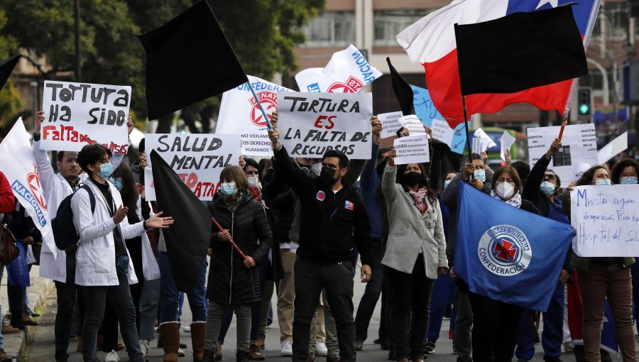 Funcionarios del Hospital Psiquiátrico de Valparaíso inician paro hasta que la ministra de Salud desista de denuncia por supuestas torturas