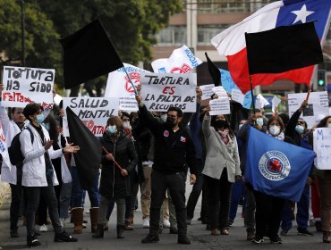 Funcionarios del Hospital Psiquiátrico de Valparaíso inician paro hasta que la ministra de Salud desista de denuncia por supuestas torturas