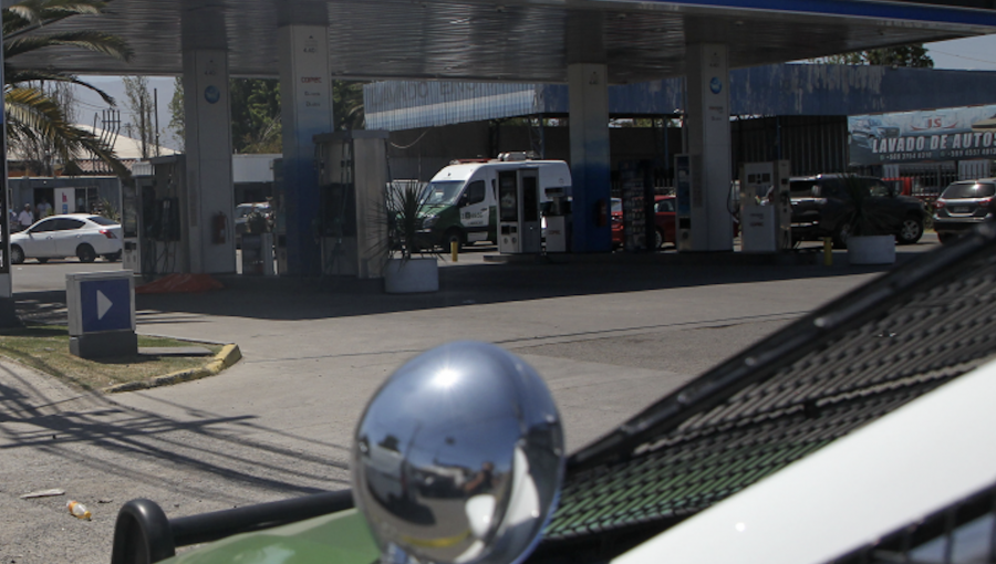 Tres delincuentes asaltaron servicentro Copec del Camino Internacional de Viña del Mar: robaron dinero, cigarrillos y galletas