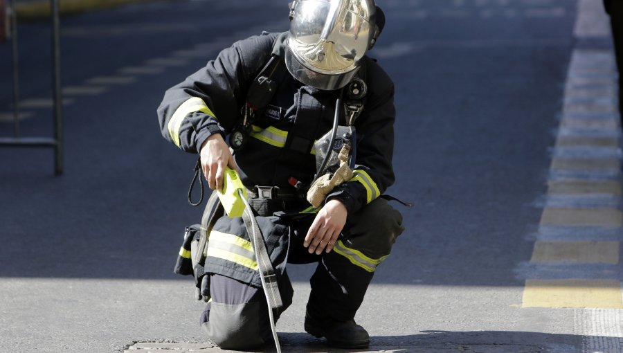 Jardín infantil es evacuado por "extraño olor" en el cerro San Roque de Valparaíso: se investiga posible fuga de gas