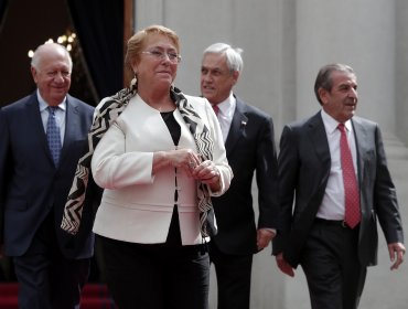 Mesa de la Convención resuelve invitar a expresidentes al acto de entrega del texto final de la nueva Constitución