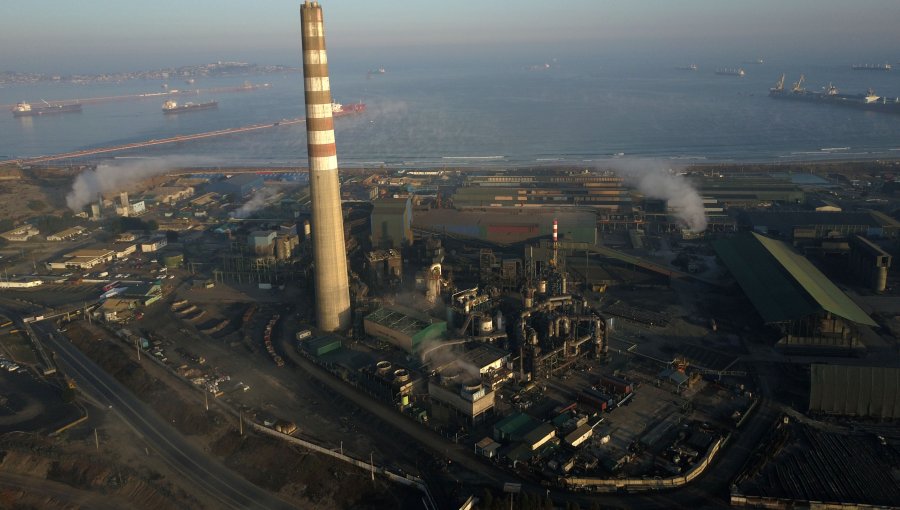 Trabajadores de Codelco anuncian un paro nacional tras aviso del cierre de Fundición Ventanas