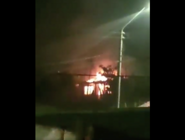 Incendio estructural declarado consume por completo una vivienda en el sector Lo Narváez de Olmué