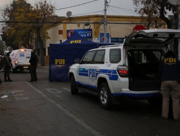 Desconocidos asesinan a hombre de al menos cinco disparos en la vía pública de Santiago