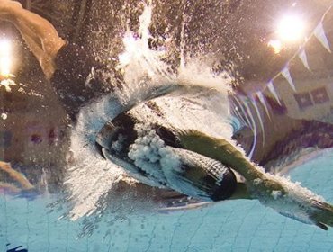 Federación Internacional de Natación prohíbe a nadadoras transgénero participar en las pruebas de élite femeninas