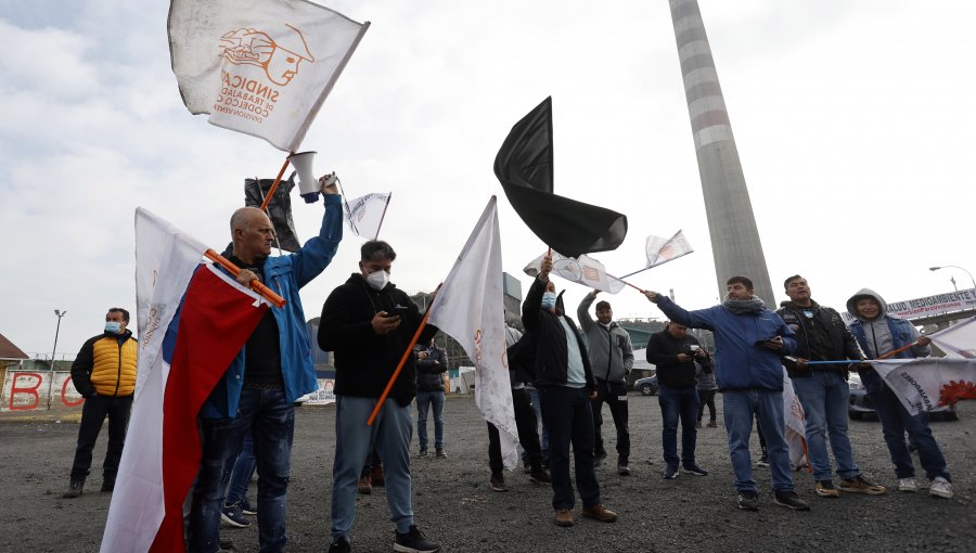 Contratistas de Codelco se declaran en “estado de alerta” y apoyan idea de un paro nacional por cierre de fundición Ventanas