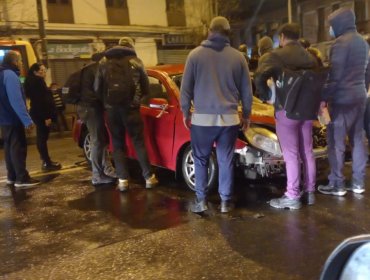 Una persona fallecida dejó colisión de alta energía entre un vehículo y un microbús en la Av. Pedro Montt de Valparaíso