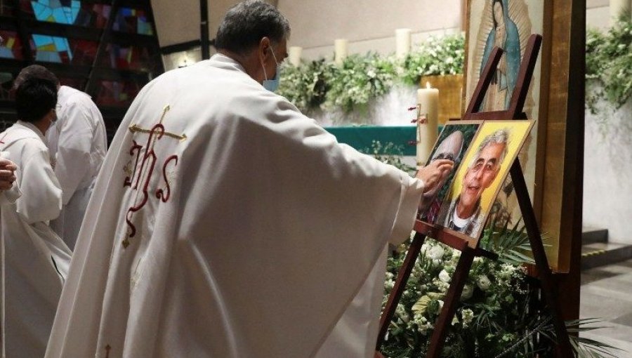 Encuentran los cuerpos de los dos sacerdotes jesuitas asesinados en una iglesia de México