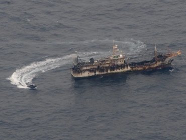Presencia de flota de pesqueros chinos frente a las costas de Chile pone en alerta a Sernapesca