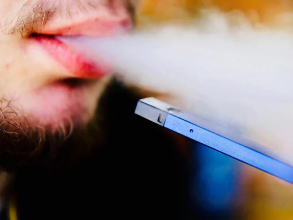 La FDA prohíbe la venta en Estados Unidos de todos los cigarrillos electrónicos de la marca Juul