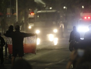 Manifestaciones en la Alameda provocaron cortes de tránsito y cierre de la estación Baquedano del Metro