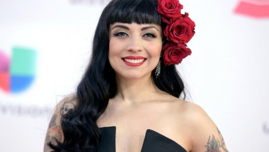 Con fecha de su próximo concierto, Mon Laferte anuncia su regreso a Chile