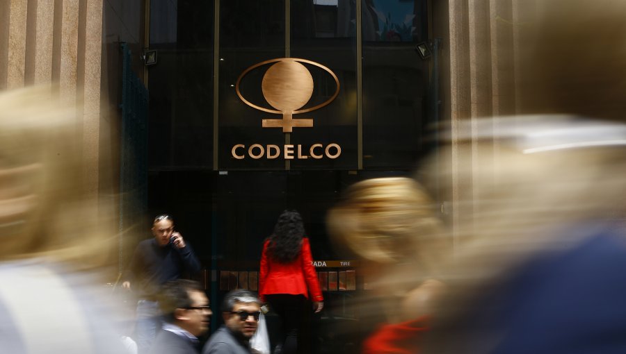 Presidente de Codelco: " El precio del cobre se ve muy firme porque el futuro se ve muy eléctrico”