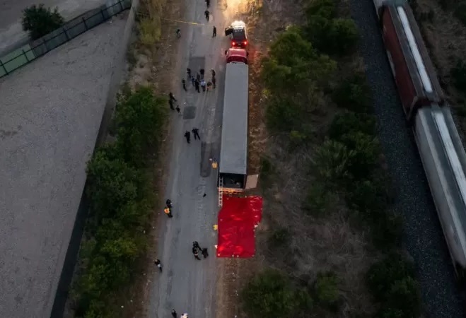 Qué se sabe de los 51 migrantes que murieron de calor dentro de un camión en Estados Unidos
