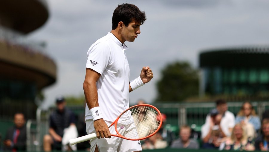 Cristian Garin avanzó a la tercera ronda de Wimbledon tras arrollar a Hugo Grenier