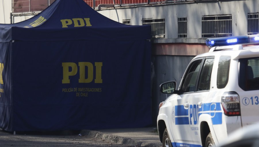 Dos hombres fueron encontrados sin vida producto de múltiples impactos de bala en plena vía pública en Puente Alto