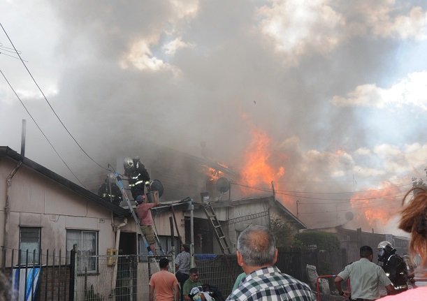 Declaran culpable a acusado de incendiar once viviendas en el sector sur de Los Ángeles el 2019