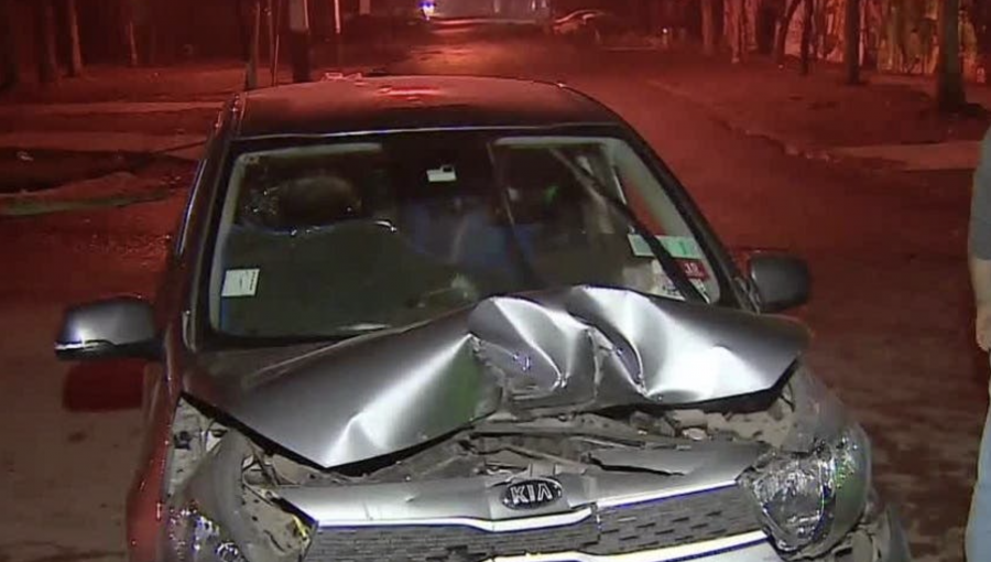 Conductor en estado de ebriedad estrelló su automóvil contra dos viviendas en Conchalí: daños fueron avaluados en $2 millones