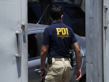 Pareja de detectives de la PDI usaron sus armas de servicio para frustrar el robo a su domicilio en Maipú