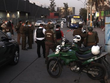 Encuentran vehículo presuntamente involucrado en balacera que dejó a carabinero herido en el rostro en La Cisterna