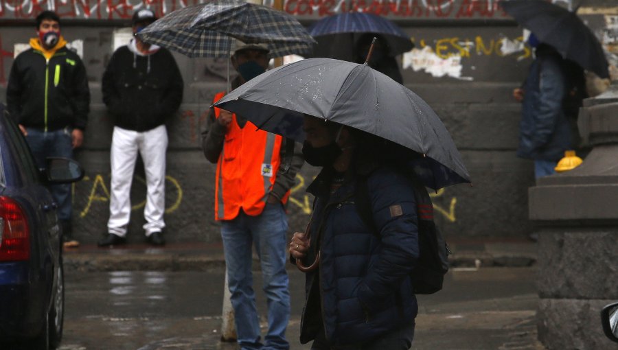 18 comunas del país amanecieron en fase de «Medio Impacto Sanitario» por alza de casos Covid-19