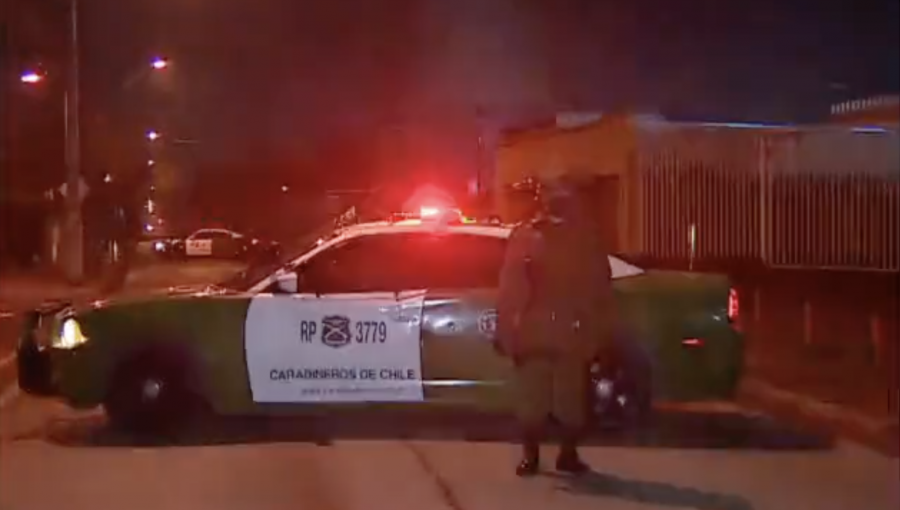 Carabinero fue atropellado tras intentar controlar a sujetos en Pedro Aguirre Cerda: pese a disparos, los antisociales lograron huir