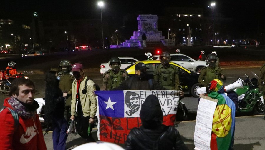 Nuevas manifestaciones provocaron el cierre de la estación Baquedano del Metro