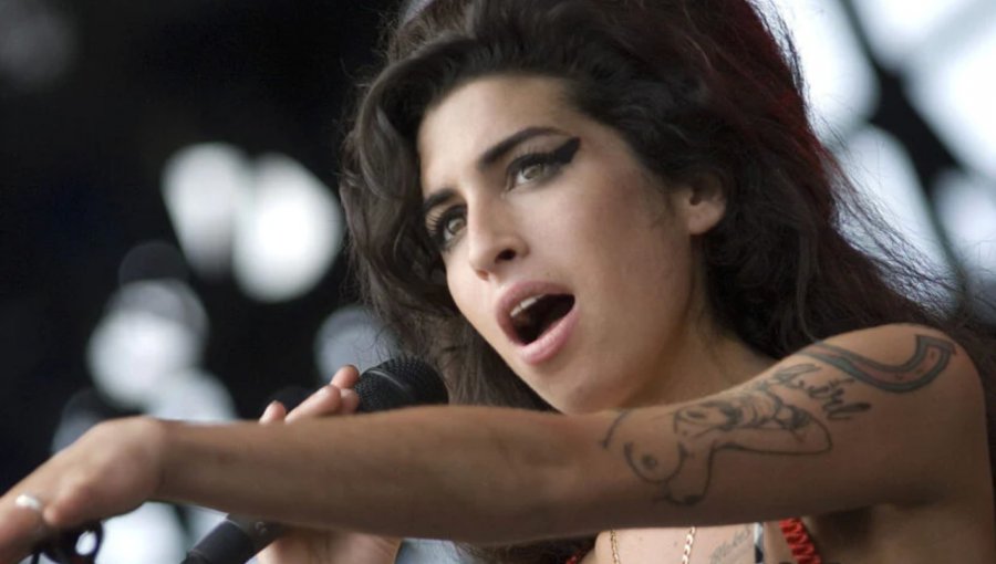 Directora de “50 sombras de Grey” será la encargada de la nueva película biográfica de Amy Winehouse