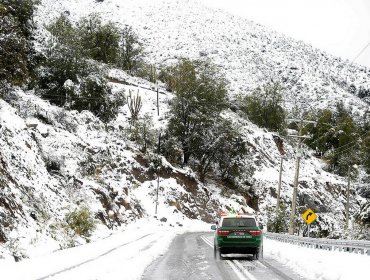 Por "alta probabilidad" de lluvia, hielo y nieve, Delegación Provincial de Marga Marga anuncia el cierre de la cuesta La Dormida en Olmué